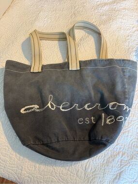 NWOT Abercrombie & Fitch Navy Canvas Tote with Cream Straps